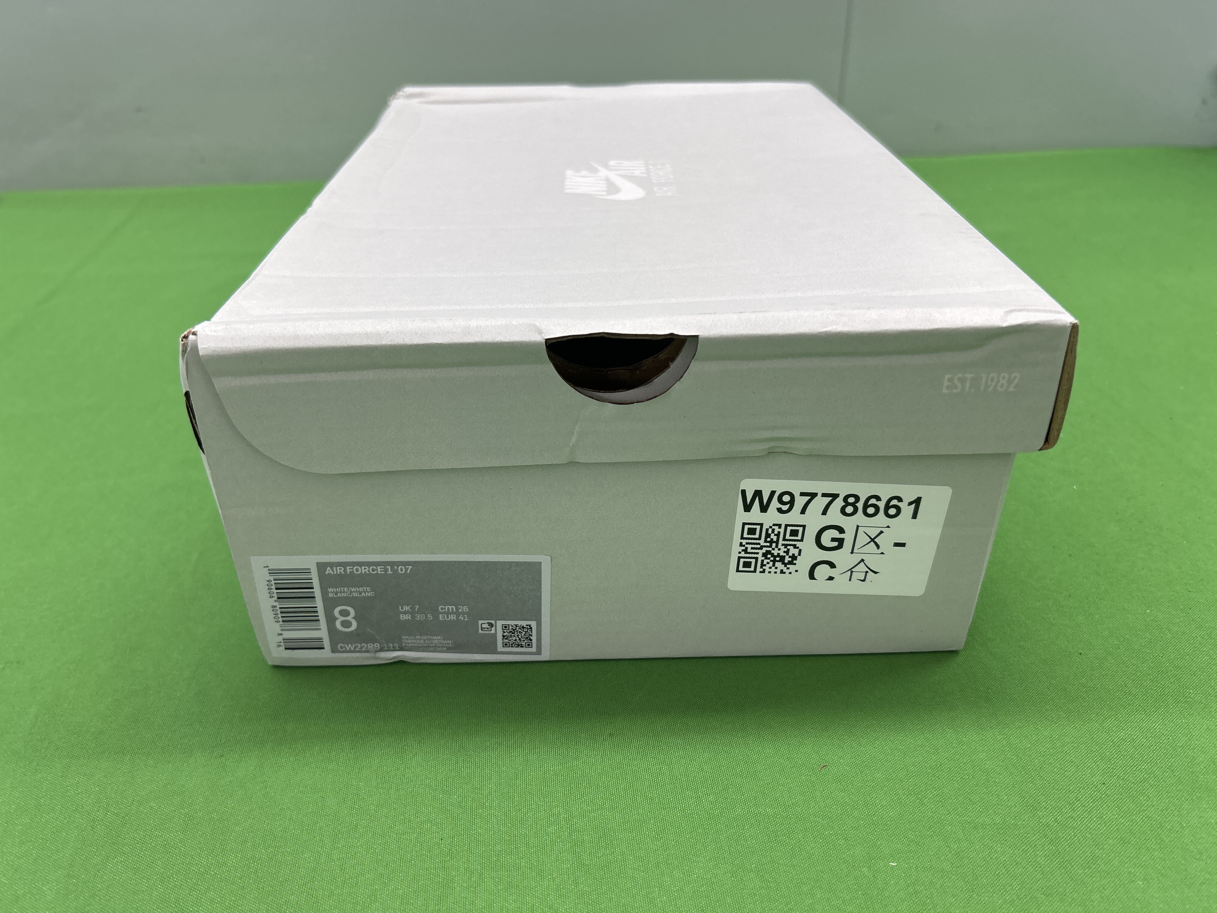 QC photo 1 of S 纯白 纯黑 无内置气垫 材料 皮革 版本好